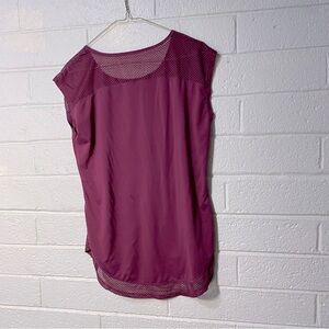 Workout Tank Mesh Top Net Sheer Shoulder Area T Shirt Tank Burgundy S/M Women’s